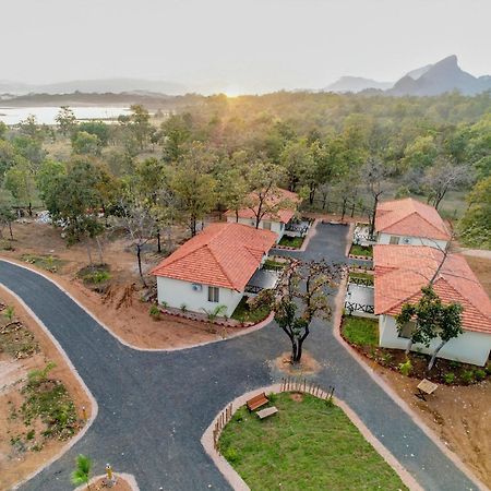 Palash The Jungle Resort Gondia Экстерьер фото