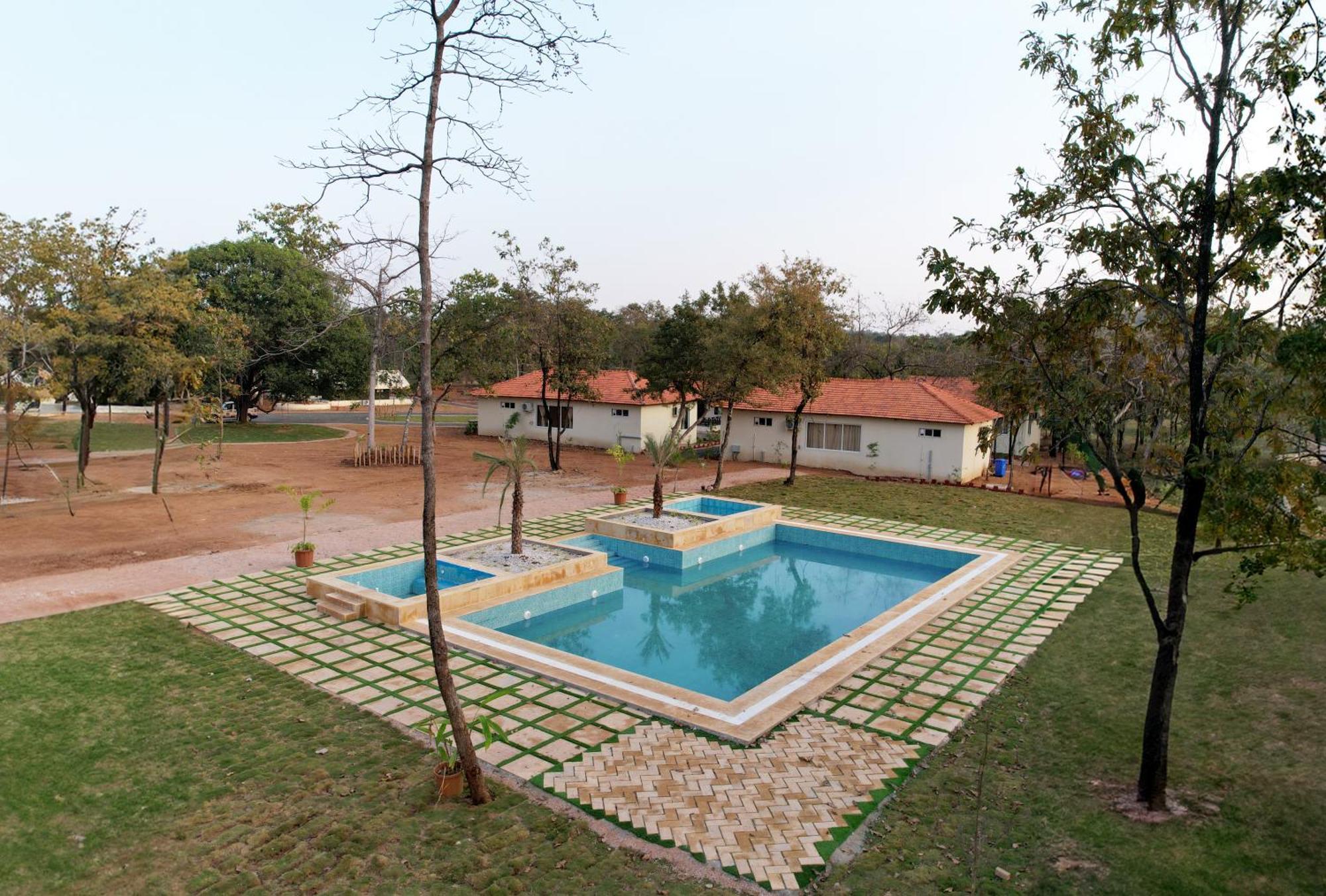 Palash The Jungle Resort Gondia Экстерьер фото