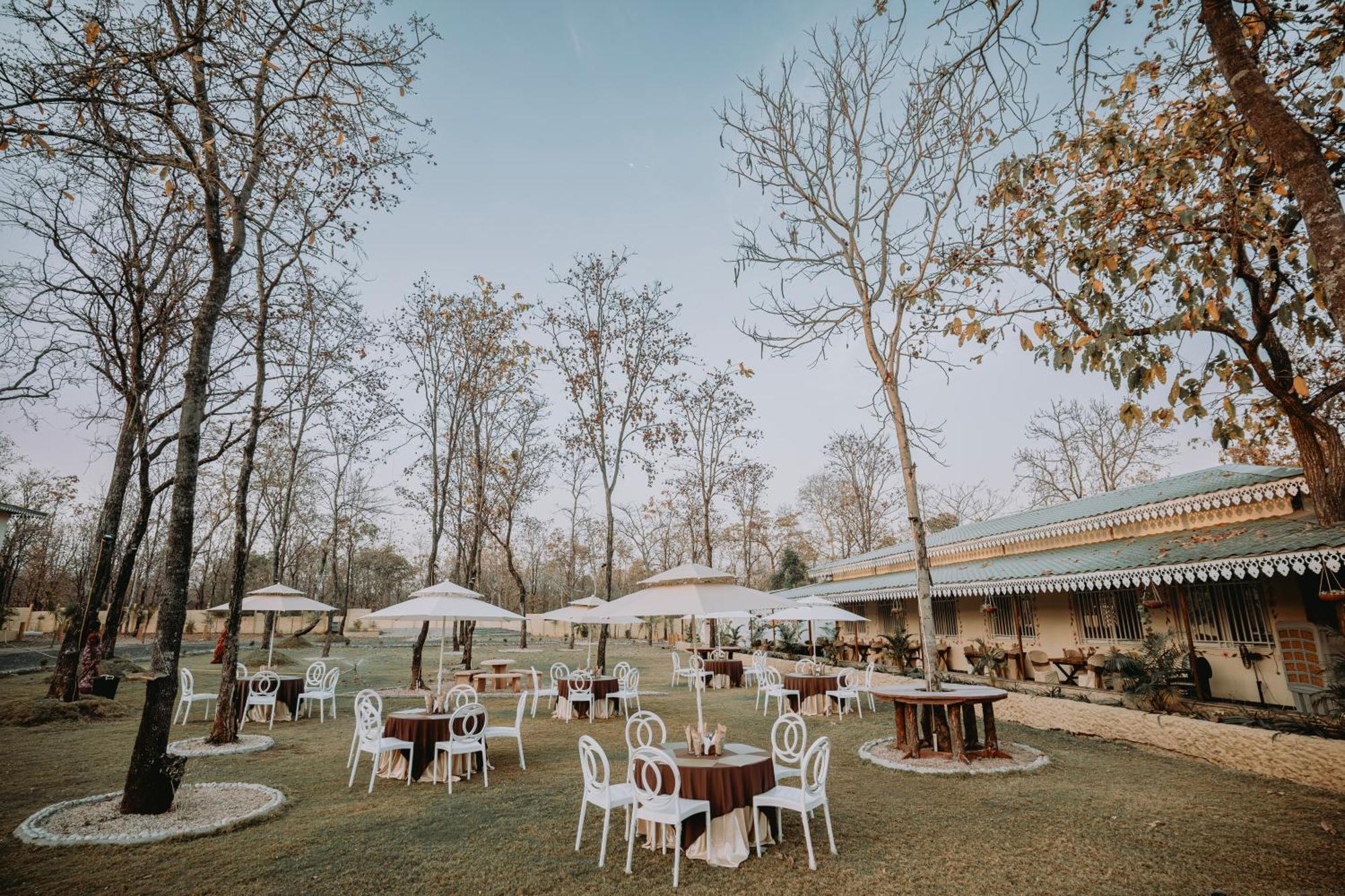 Palash The Jungle Resort Gondia Экстерьер фото